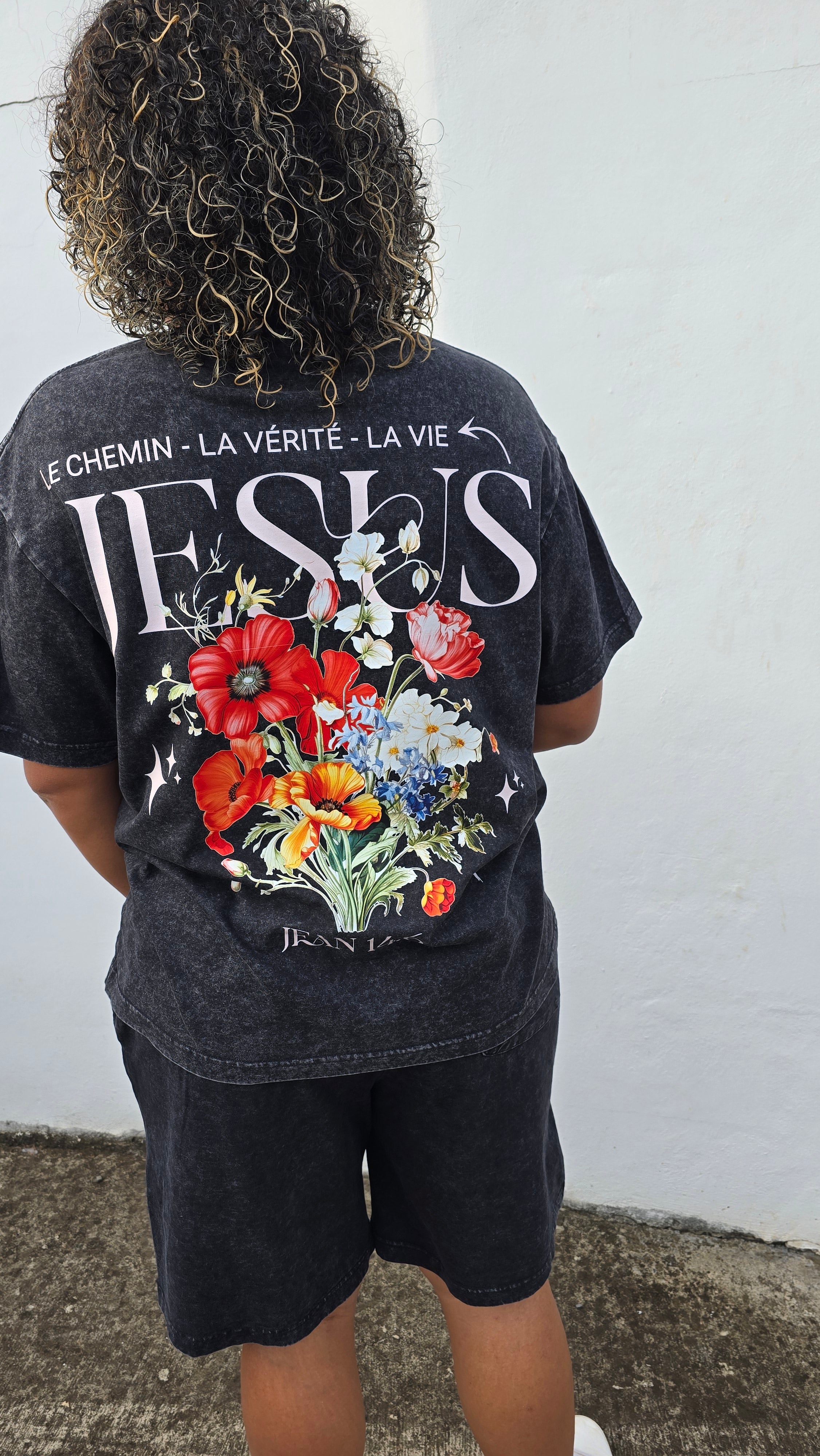 Tee-shirt oversize « Jésus, le Chemin, la Vérité, la Vie »