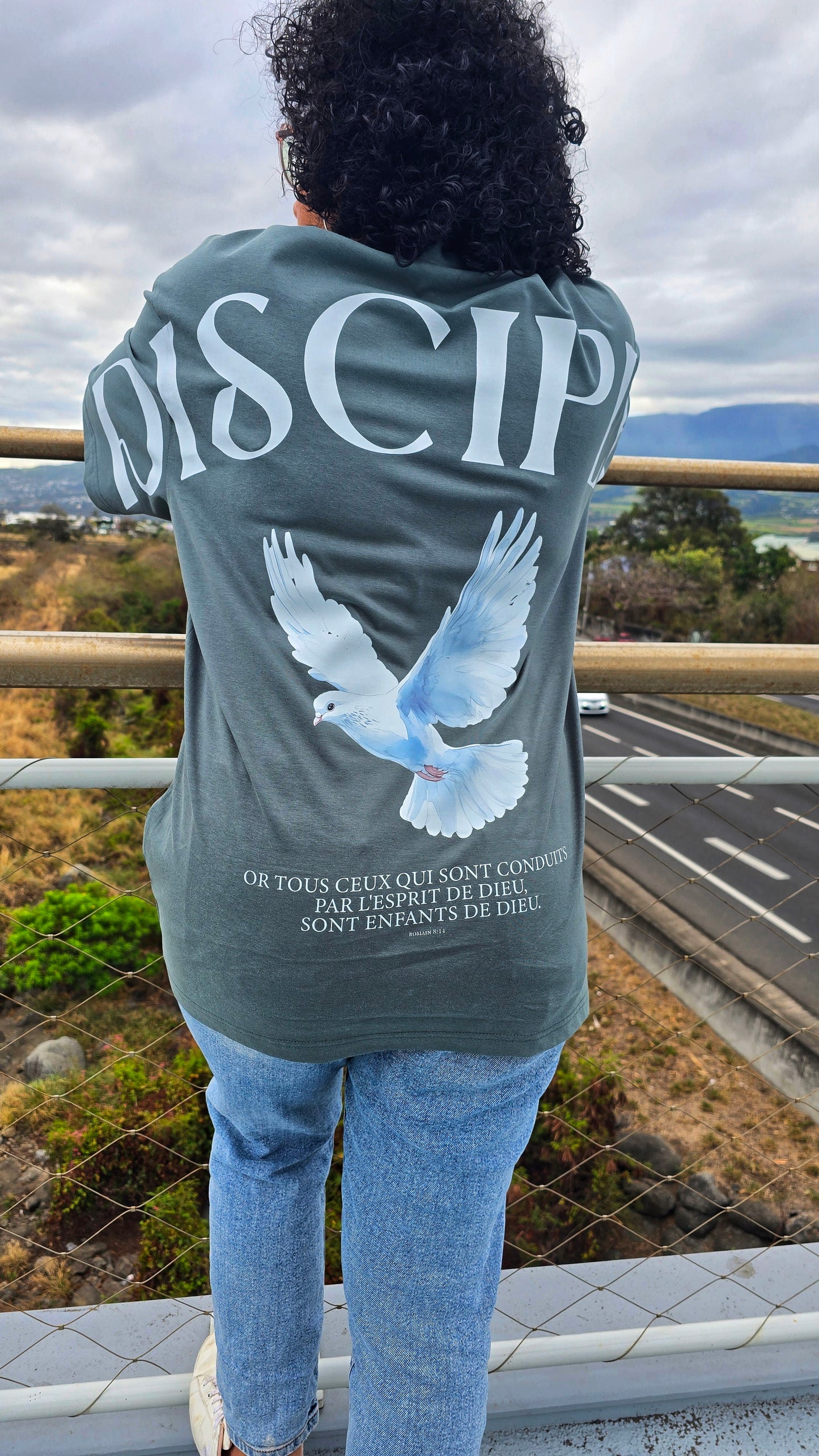 Tee-shirt oversize “DISCIPLE” 🕊️