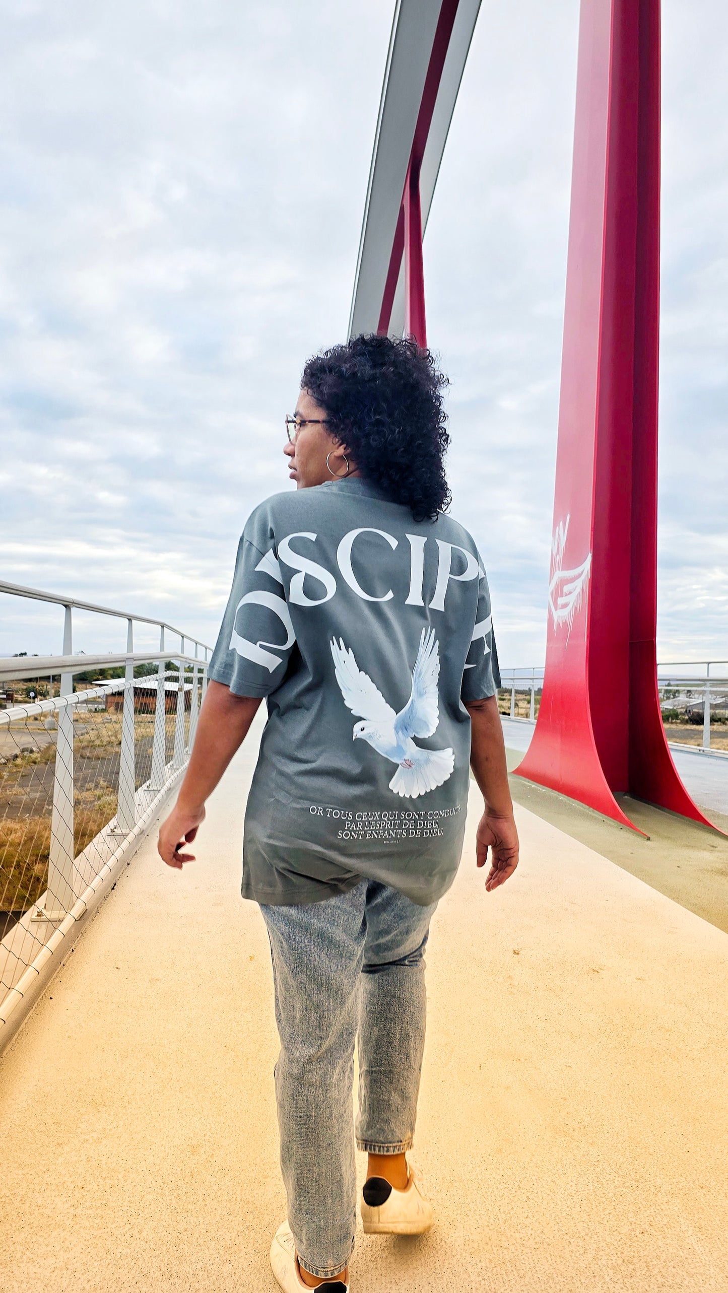Tee-shirt oversize “DISCIPLE” 🕊️