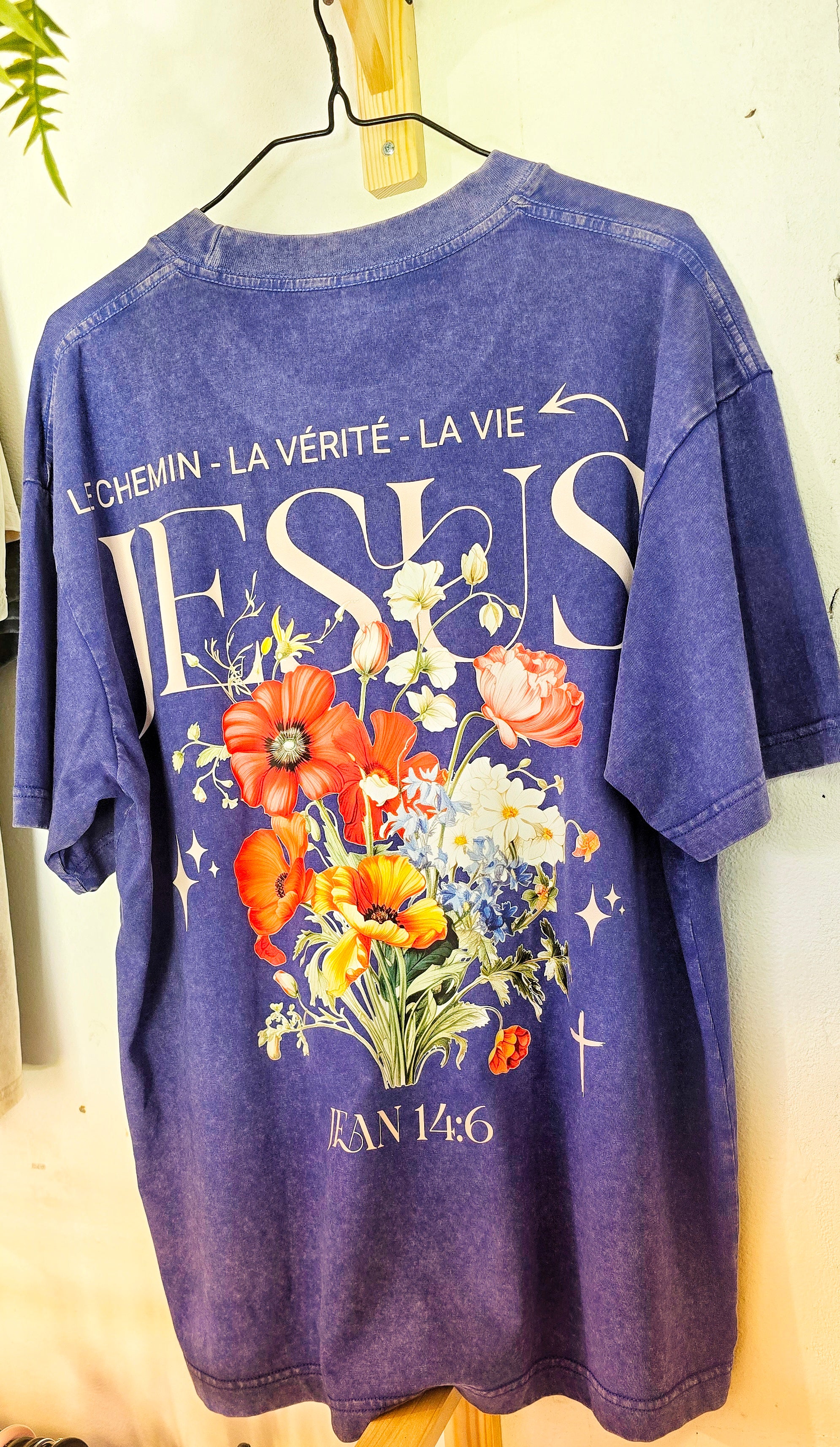 Tee-shirt oversize « Jésus, le Chemin, la Vérité, la Vie »