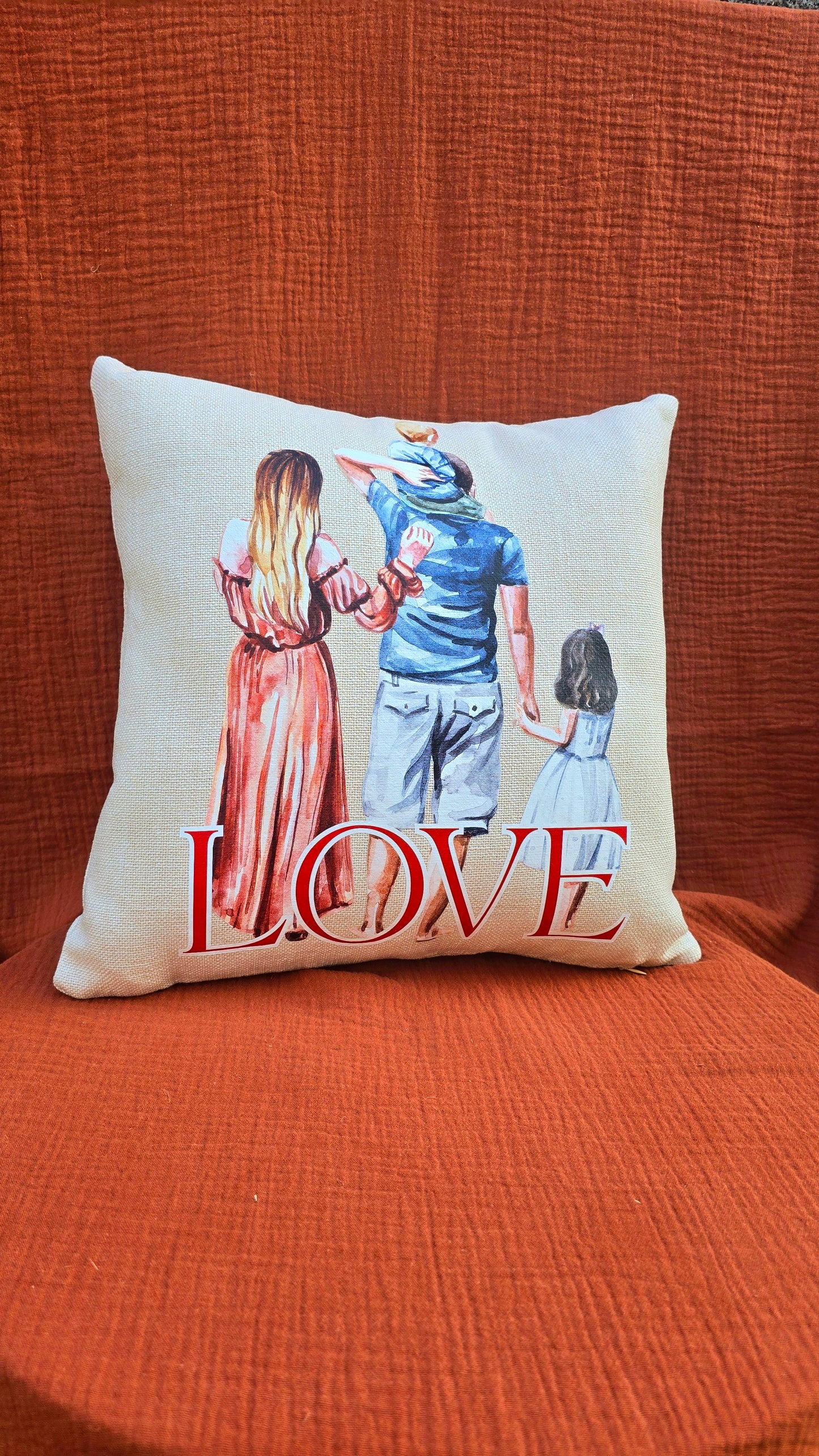 Coussin décoratif "LOVE" personnalisé